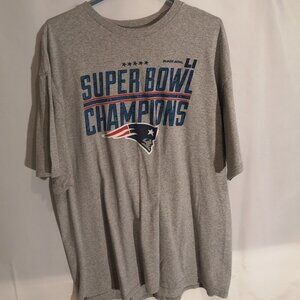 Majestic Men's Size 2XL New England Patriots Super Bowl LI T-shirt